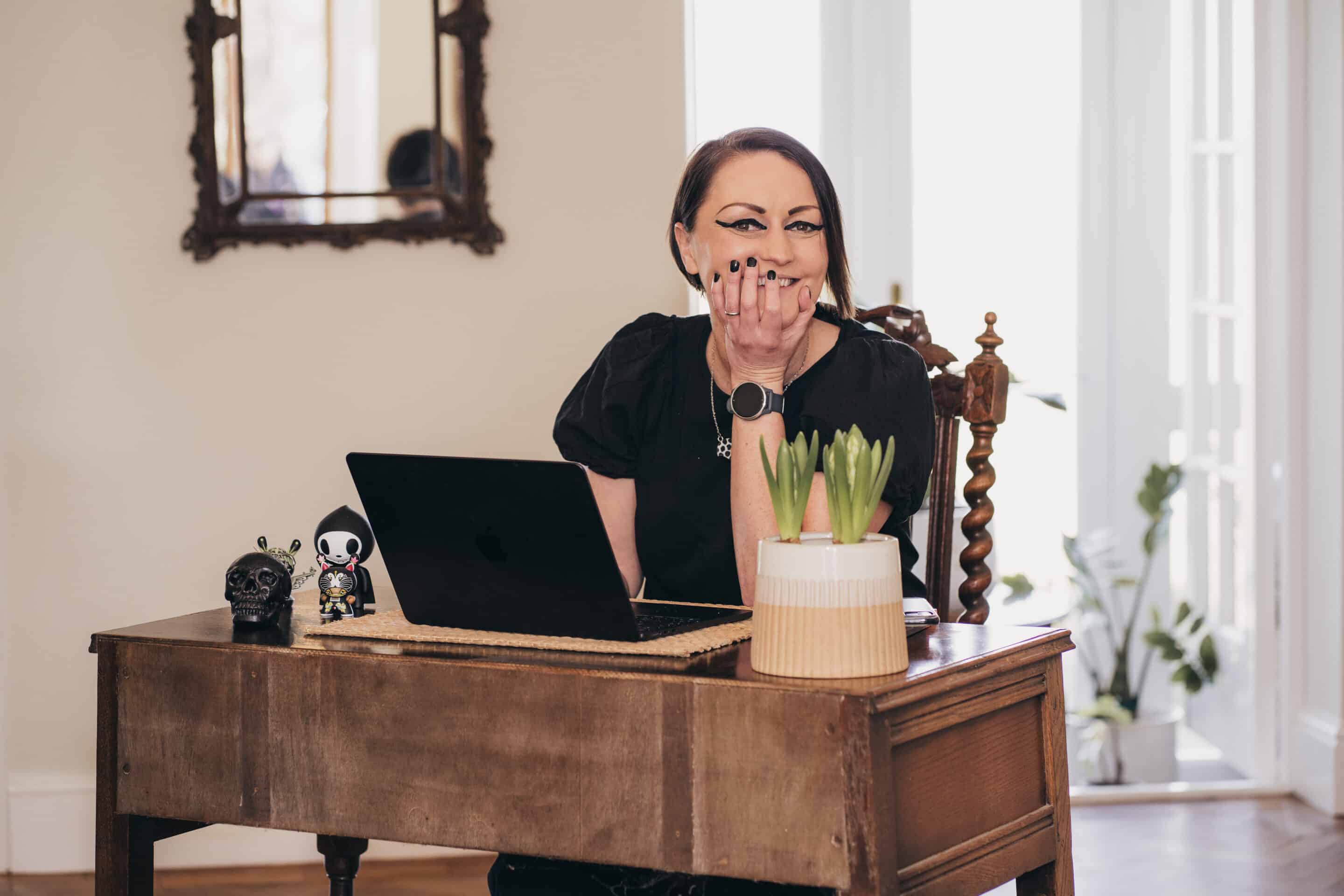 Fiona - Desk magazines